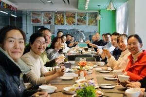 歲末不覺寒 冬至?xí)r光暖 丨洛陽正大組織開展“迎冬至、包餃子”文化活動(dòng)